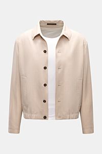 Incotex Overshirt beige meliert, frontale Nahaufnahme im Blouson-Look mit Sechs-Knopf-Leiste, Umlegekragen, Regular Fit, Schurwoll-Seide-Mix.