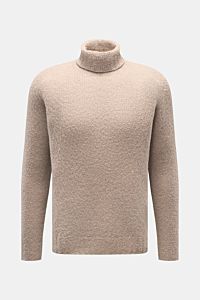 Front view of the 04651/ A trip in a bag Rollkragenpullover 'Chunky Turtle' beige, a slim fit turtleneck sweater with voluminous knit, soft texture, ribbed cuffs, made from a mix of virgin wool and microfiber, perfect as an elegant winter essential. 

