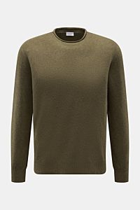 Front view of the 04651/ A trip in a bag Crew neck jumper 'Boiled Crew' olive, a slim fit, fine knit crew neck jumper with flexible ribbed bands, made from a soft blend of wool and viscose. Stylish comfort for cold days: This crew neck jumper by 04651/ A 