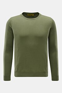 Front view of B.F. Knitwear Crew neck jumper olive, a slim fit, pure cotton, fine knit jumper with soft feel and ribbed bands. 

Description: A versatile essential for spring: This crew neck jumper in pure cotton by B.F. KNITWEAR enhances any wardrobe 