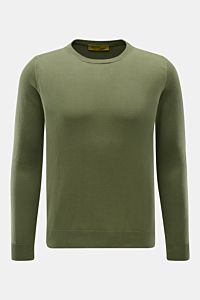 B.F. Knitwear Crew neck jumper olive shown from the front on a white background. A versatile essential for spring: This crew neck jumper in pure cotton by B.F. KNITWEAR enhances any wardrobe with a clean, timeless aesthetic. Features: pure cotton, soft fe