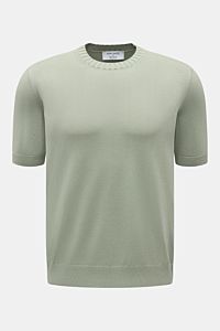 Gran Sasso Kurzarmpullover salbei, frontale Nahaufnahme, reine Baumwolle, Slim Fit, Rundhalsausschnitt, weicher Griff, feines Strickbild, Rippbündchen.