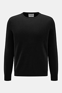 Frontale Nahaufnahme des FTC Cashmere Rundhalspullover dunkelbraun in Slim Fit mit feinem Strickbild, Rundhalsausschnitt und komfortablen Rippbündchen aus ultraweichem reinem Cashmere.