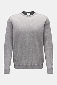 FTC Feinstrick Rundhalspullover grau meliert, Slim Fit, aus Cashmere-SeaCell-Mix, weicher Griff, feines Strickbild, Rundhalsausschnitt, Rippbündchen, frontal fotografiert, nachhaltig und Öko-Tex® zertifiziert.