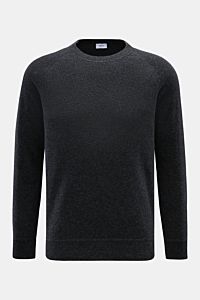 Von vorne fotografierter von Braun Cashmere Rundhalspullover dunkelgrau meliert, Regular Fit, Raglanärmel, Rundhalsausschnitt, weicher Griff, feines Strickbild, Rippbündchen.