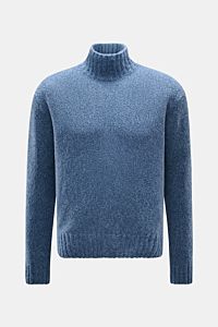 Front view of the 04651/ A trip in a bag Mock Neck Pullover 'Grainy' rauchblau, a warm wool-mix bouclé knit sweater with a soft touch, medium-fine knit texture, regular fit, high ribbed mock neck, and wide ribbed cuffs. Für moderne Looks: Der Pullover 'Gr