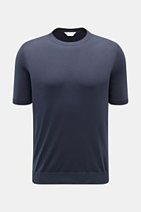 Malo Kurzarmpullover navy, frontal fotografiert, aus reiner Baumwolle, weicher Griff, Regular Fit, feines Strickbild, Rundhalsausschnitt, komfortable Rippbündchen.