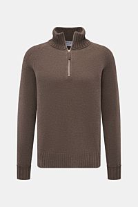 Front view of FTC Cashmere half-zip jumper grey-brown in slim fit with ribbed collar, cuffs, and raglan sleeves made of soft Fair Trade cashmere.

Stay cosy and warm in the colder months with this timeless half-zip jumper by FTC made of high-quality Fa