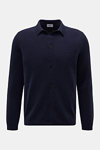 von Braun Cashmere Strickhemd navy, frontal fotografiert, Slim Fit, reiner Cashmere, weicher Griff, klassischer Umlegekragen, glatte Knopfleiste, komfortable Rippbündchen, feines Strickbild, luxuriöses Winter-Essential.