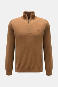 Polo Ralph Lauren Troyer camel, Frontansicht, Slim Fit aus reiner, softer Wolle mit Rollkragen, Reißverschluss, tonalem Logo-Stitching, elastischen Rippbündchen.