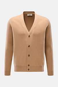 Front view of Fioroni Cashmere cardigan light brown mottled with V-neck, smooth button placket, slim fit, fine knit, and flexible ribbed bands, made of pure baby cashmere for a very soft feel, showcasing exquisite craftsmanship from Italy.