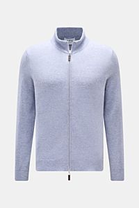 FTC Cashmere Strickjacke hellblau meliert, Frontansicht, Slim Fit mit verdecktem Zwei-Wege-Reißverschluss, geripptem Stehkragen, weichem Fair-Trade-Cashmere, OEKO-TEX® zertifiziert, Leder-Logo am Zipper.