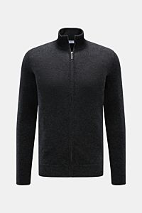 Von vorne fotografierte von Braun Cashmere Strickjacke dunkelgrau meliert aus reinem, weichem Cashmere mit Slim Fit, Reißverschluss und Stehkragen.