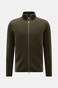 von Braun Cashmere Strickjacke oliv, frontal fotografiert, Slim Fit mit hoch schließendem Kragen, Zwei-Wege-Reißverschluss, weichem, mittelfeinem Patentstrick aus mongolischem Cashmere.