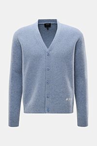A.P.C. Cardigan 'Kevin' rauchblau meliert aus reiner Wolle, Regular Fit, mit V-Ausschnitt, Knopfleiste, Rippbündchen, frontal fotografiert.