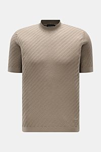 Alt tag (125 characters max):
Front view of Emporio Armani Crew neck jumper beige with short sleeves, textured knit, and ribbed bands in pure virgin wool.

Detailed description:  
Versatile companion: This lightweight short sleeve jumper in pure virgin