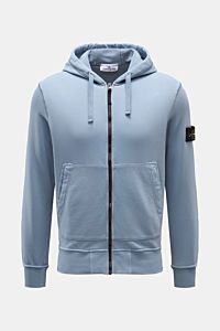 Front view of Stone Island Sweat jacket smoky blue, a slim-fit, piece-dyed cotton zip-up with hood, split kangaroo pocket, and compass badge on sleeve.

A relaxed basic from STONE ISLAND: This piece-dyed sweat jacket with a practical hood made of pure 
