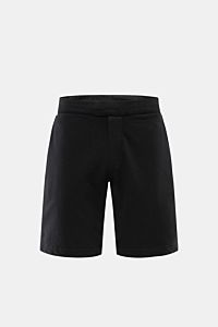 Frontansicht der schwarzen 04651/ A trip in a bag Sweat-Shorts aus Baumwolle mit elastischem Bund, Tunnelzug, Regular Fit und Taschen.