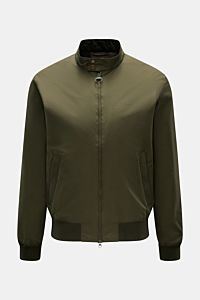 Front view of Barbour Blouson 'Royston' olive, a modern lightweight jacket with a short cut, corduroy-trimmed standing collar, two-way zip, slim fit, zippered hip pockets, elasticated bands, mesh lining, and one inside pocket. Modern blouson by traditiona