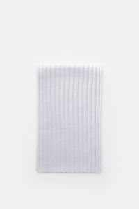 Von oben fotografiert: von Braun Cashmere Schal hellblau aus reinem mongolischem Cashmere, weicher Griff, klassisches Rippstrick-Design, 169x25 cm.