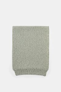 04651/ A trip in a bag Schal 'Mouline Scarf' salbei/hellgrau meliert, flach liegend, weicher Woll-Cashmere-Mix, Rippstrickkanten, ca. 170x34 cm.