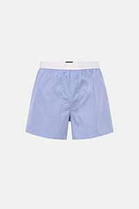 Front view of Tom Ford Boxershorts dunkelblau/weiß gestreift in slim fit, featuring a fine striped pattern, elastic white waistband with TOM FORD logo, made of soft cotton and microfiber blend with smooth texture and side fly, sporty, clean, and luxurious
