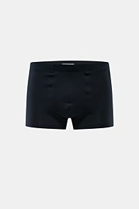 Front view of Stefan Brandt Boxershorts 'Brad' navy in slim fit, made of soft elastic cotton jersey with stretch, lightweight and very soft touch, elastic waistband for everyday comfort.

Komfort im Alltag: Die Boxershorts von STEFAN BRANDT aus weicher