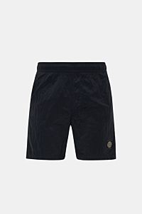 Stone Island Badeshorts dark navy, frontale Ansicht, Regular Fit, recycelte Microfaser, elastischer Bund, Mesh-Futter, Taschen, Metall-Optik.