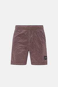 Stone Island Badeshorts altrosa in Regular Fit, frontal fotografiert, aus recycelter Microfaser mit elastischem Bund und Weblabel am Saum.