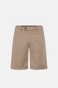 Mason's Shorts 'Torino' graubraun, frontale Nahaufnahme, Regular Fit, elastischer Baumwolltwill, Reißverschluss, Bundknopf, Taschen, Saumaufschlag.