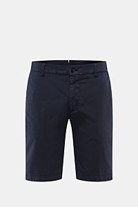 Front view of Berwich Bermudas 'Elax' navy, made from elasticated cotton with zip, waist button, and belt loops. With the model 'Elax', BERWICH presents a pair of comfortable Bermudas in slightly stretchy cotton which is perfectly comfortable for hot d