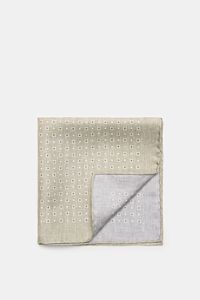 Top view of Brunello Cucinelli Seiden-Einstecktuch salbei/grau/weiß gemustert with handrolled edges and graphic pattern.

Quiet Luxury kann BRUNELLO CUCINELLI besonders gut und bringt auch in dieser Saison passende Einstecktücher, wie dieses mit grafis