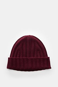 von Braun Cashmere Mütze bordeaux, frontal aus leicht oben, feines Rippstrickmuster, schmaler Umschlag, reiner Cashmere, sehr weich, softe Strickmütze.