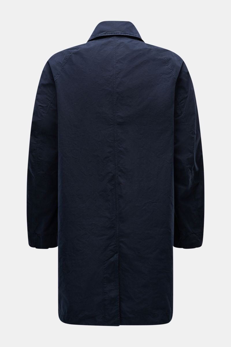 Stone Island Mantel 'Ghost Piece' navy, Rückansicht, leichter Slim Fit Mantel aus hochwertiger Microfaser, wasserabweisend, ungefüttert mit Umlegekragen und regulierbaren Bündchen.