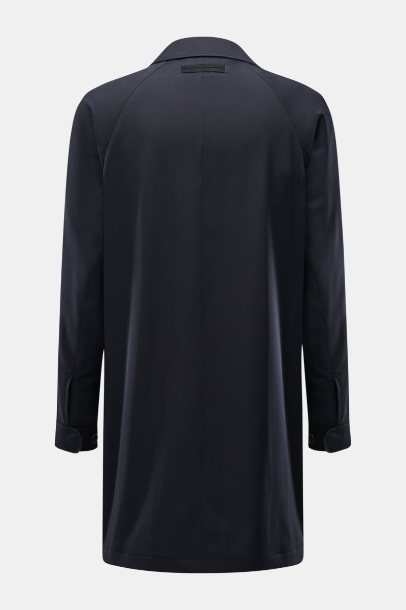 Zegna Mantel 'Motorino' dark navy, Rückansicht, Microfaser, Regular Fit, Umlegekragen mit Veloursleder, wind- und wasserabweisend, atmungsaktiv, verdeckte Knopfleiste.