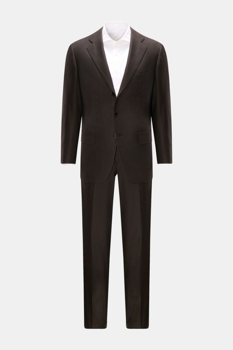Front view of a Cesare Attolini Anzug dark navy suit displayed on a mannequin against a white background, crafted from pure Super 150'S wool with a slim fit. The tailored three-button jacket features a falling lapel, classic chest pocket, flap hip pockets