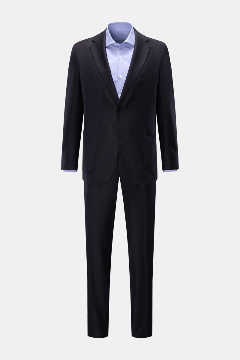 Santaniello Anzug navy, frontale Ansicht mit tailliertem Slim Fit Sakko aus Wolle-Cashmere, zwei Knöpfen, fallendem Revers, Hüfttaschen und schmal zulaufender Hose.
