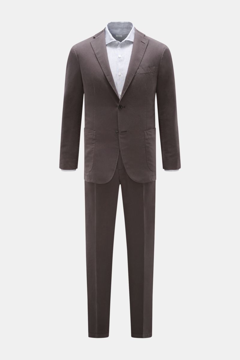 Boglioli Anzug 'K. Jacket' dunkelbraun, frontal, Baumwolle-Seide Twill, Slim Fit, Unconstructed Sakko mit Zwei-Knopf-Stil, Hose schmal zulaufend.