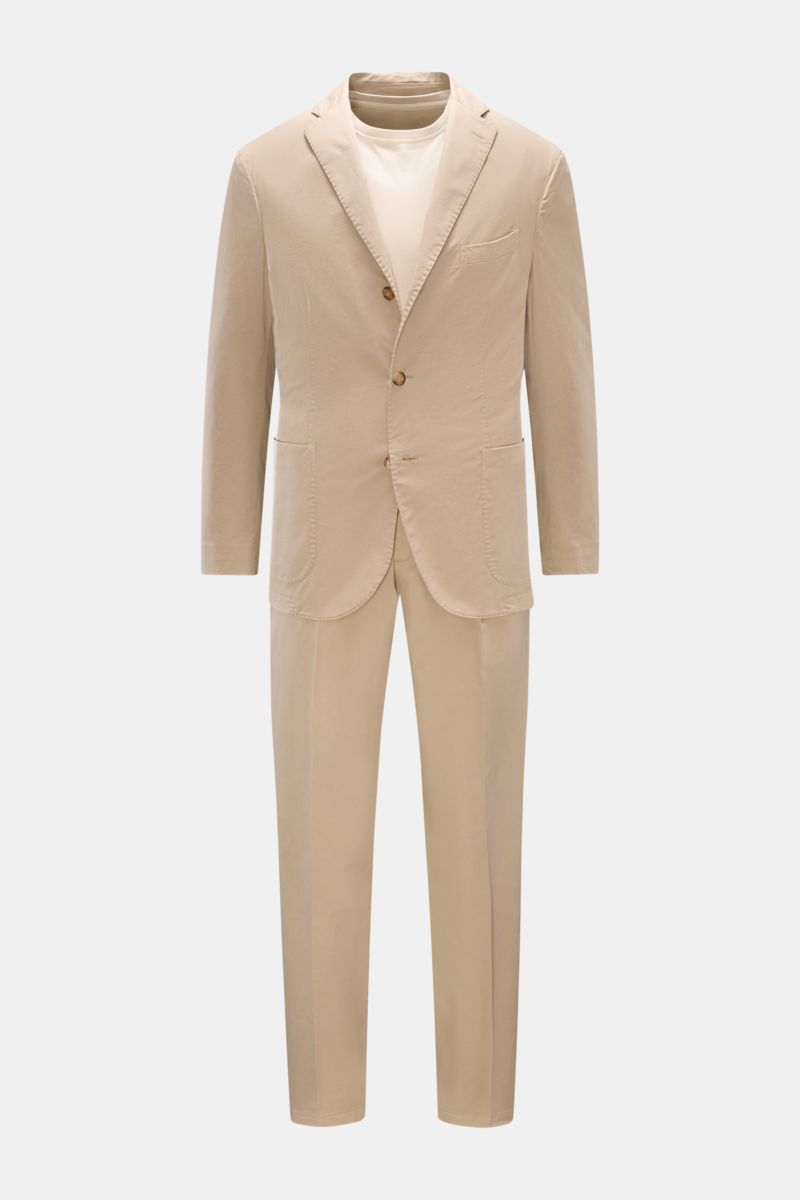 Beige Boglioli Anzug 'K. Jacket' in Slim Fit, frontale Ansicht, Baumwoll-Twill, leicht elastisch mit tailliertem Sakko und schmal zulaufender Hose.