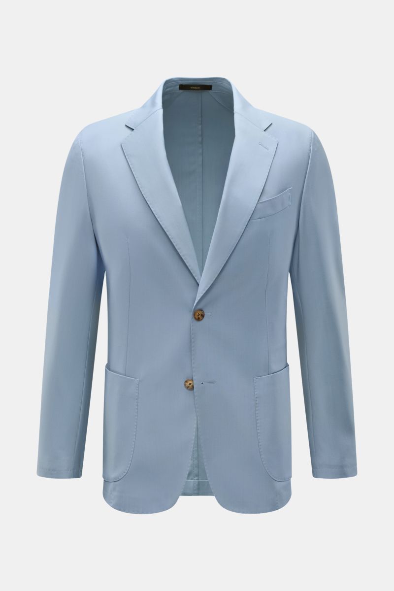 Front view of Windsor Smart-casual jacket 'Travel' smoky blue in slim fit, unconstructed design with step lapel, classic breast pocket, patch hip pockets, kissing buttons, side vents, made of pure virgin washable wool.

Flexible and innovative: The unc