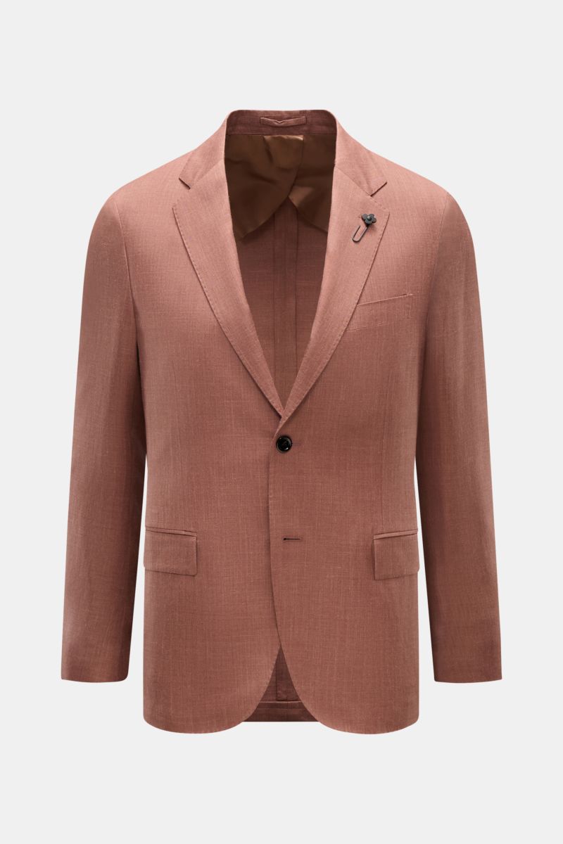 Lardini Sakko braun meliert, Slim Fit, Zwei-Knopf-Stil mit Spitzrevers und Blüten-Anstecker, frontal und leicht geöffnet fotografiert.