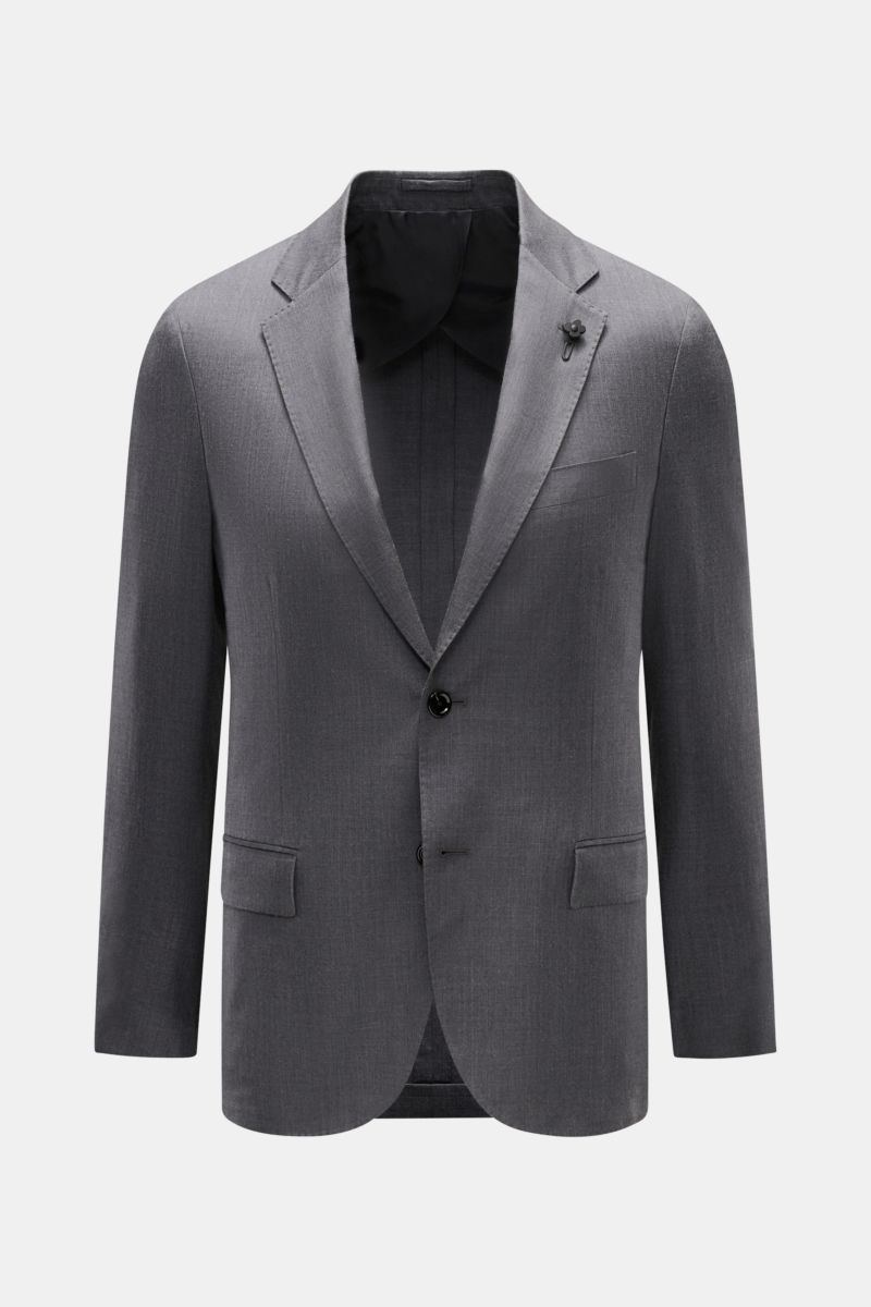 Lardini Sakko dunkelgrau meliert, Slim Fit, tailliert, aus Wolle mit Seide und Leinen, frontal fotografiert mit Spitzrevers und Blüten-Anstecker.