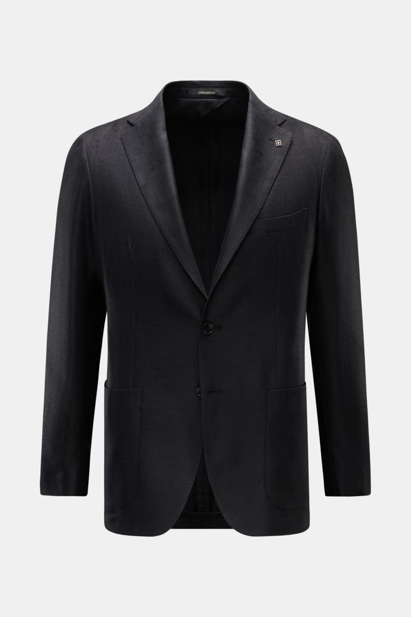 Front view of Tagliatore Smart-casual jacket 'Monte Carlo' black in slim fit with step lapel, two-button style, patch hip pockets, and signature pin.

Description:  
Timeless classic: This elegant smart-casual jacket by TAGLIATORE exudes Italian sophis