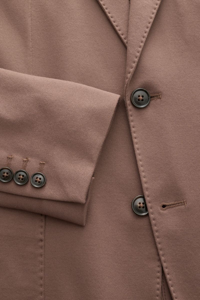Close-up front view of the Circolo 1901 Piqué smart-casual jacket grey-brown showing buttons and textured cotton piqué fabric.

This slim fit smart-casual jacket in stretchy cotton piqué by CIRCOLO 1901 features a contemporary unconstructed design and 