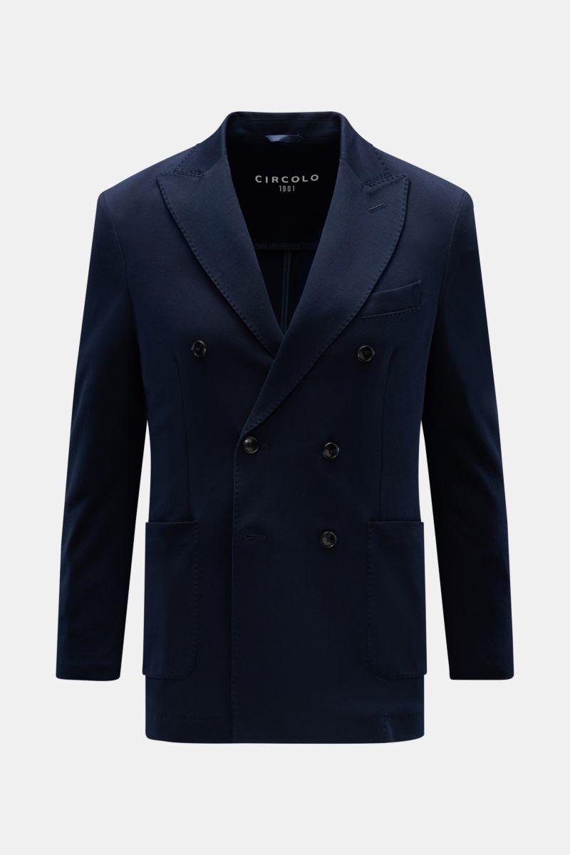 Vorderansicht des schmal geschnittenen Circolo 1901 Piqué Sakko navy aus elastischem Baumwoll-Piqué mit Slim Fit, zweireihigem Drei-Knopf-Stil, Spitzrevers, Brusttasche, Hüfttaschen, Knopfärmeln, halb gefüttert.