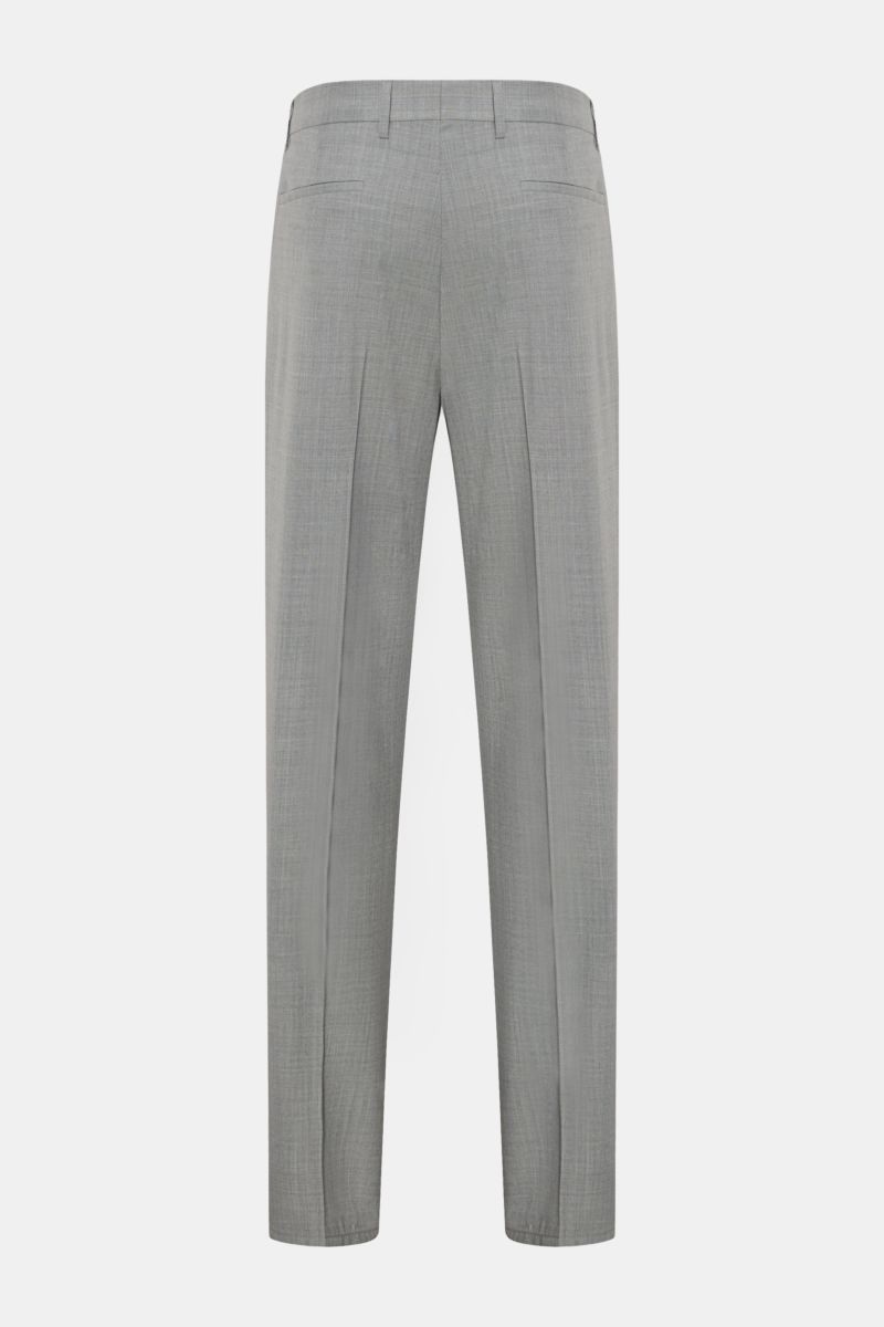 Rear view of Brunello Cucinelli Wollhose grau meliert, a slim, regular fit wool trouser with classic pleats, welt back pockets, and French front pockets.

Description: Ikonisches Essential in italienischer Luxusausführung: Die edle Wollhose mit klassis