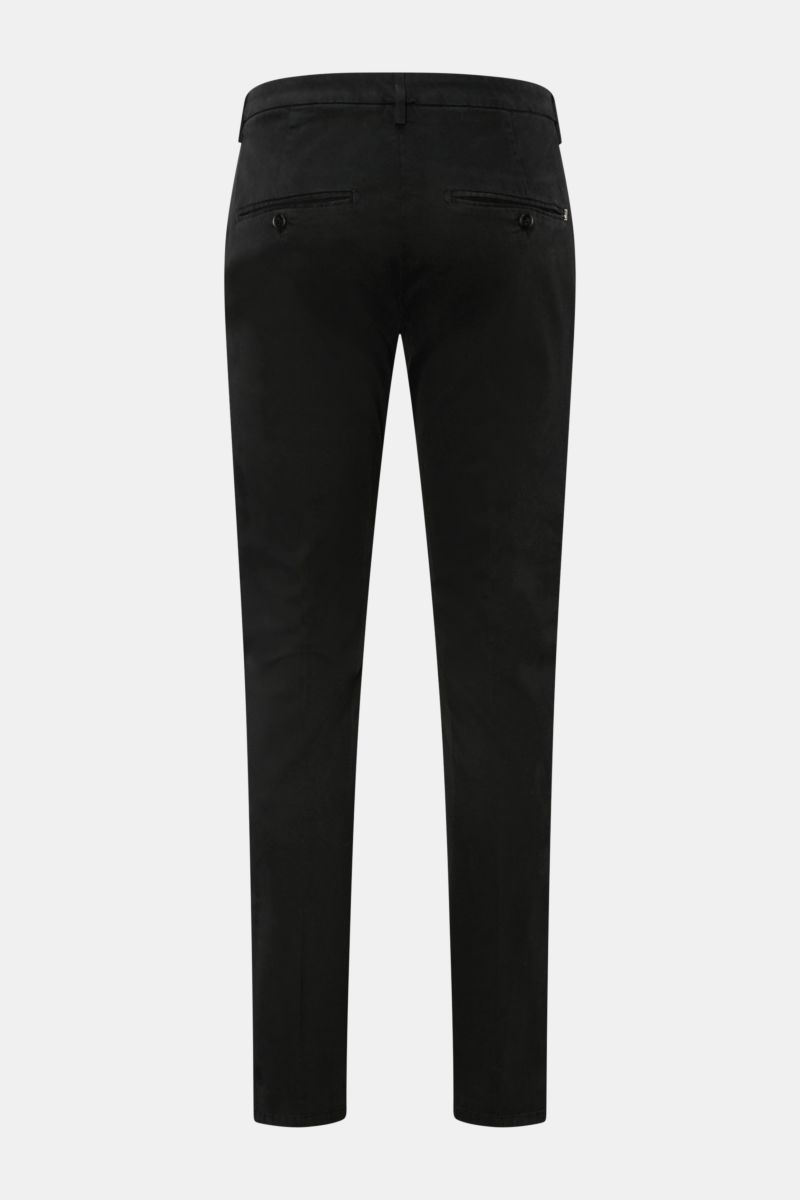 Dondup Chino 'Gaubert' schwarz, schmal geschnittene Baumwollhose, Rückansicht, Slim Fit, elastisch, mit Knopf-Gesäßtaschen und Metall-Initial.