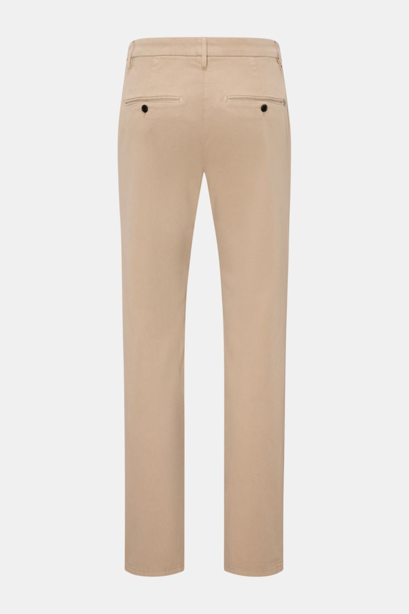 Beige Dondup Hose 'Gaubert' in Slim Fit, schmal geschnittene Wade, Baumwoll-Mix, elastisch, weicher Griff, Rückansicht mit Knopf-Gesäßtaschen.