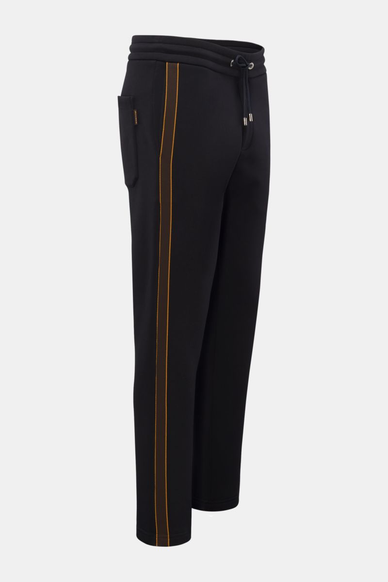 Moorer Sweat pants 'Jaiden' dark navy shown from the side, slim fit, high waist, pure cotton, soft feel, waistband with drawstring, contrasting side stripes, French pockets, patch back pocket with button.