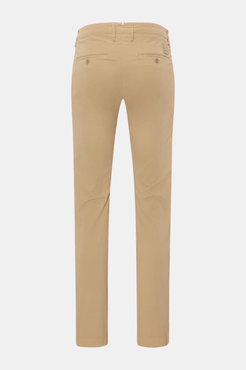 Jacob Cohen Chino 'Bobby' beige, slim fit, schmal zulaufend, Baumwoll-Twill mit Stretch, Rückansicht, französische Taschen, Knopf, Leder-Patch.